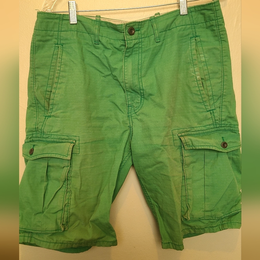 Green khaki cargo shorts vtg Levi White Tab